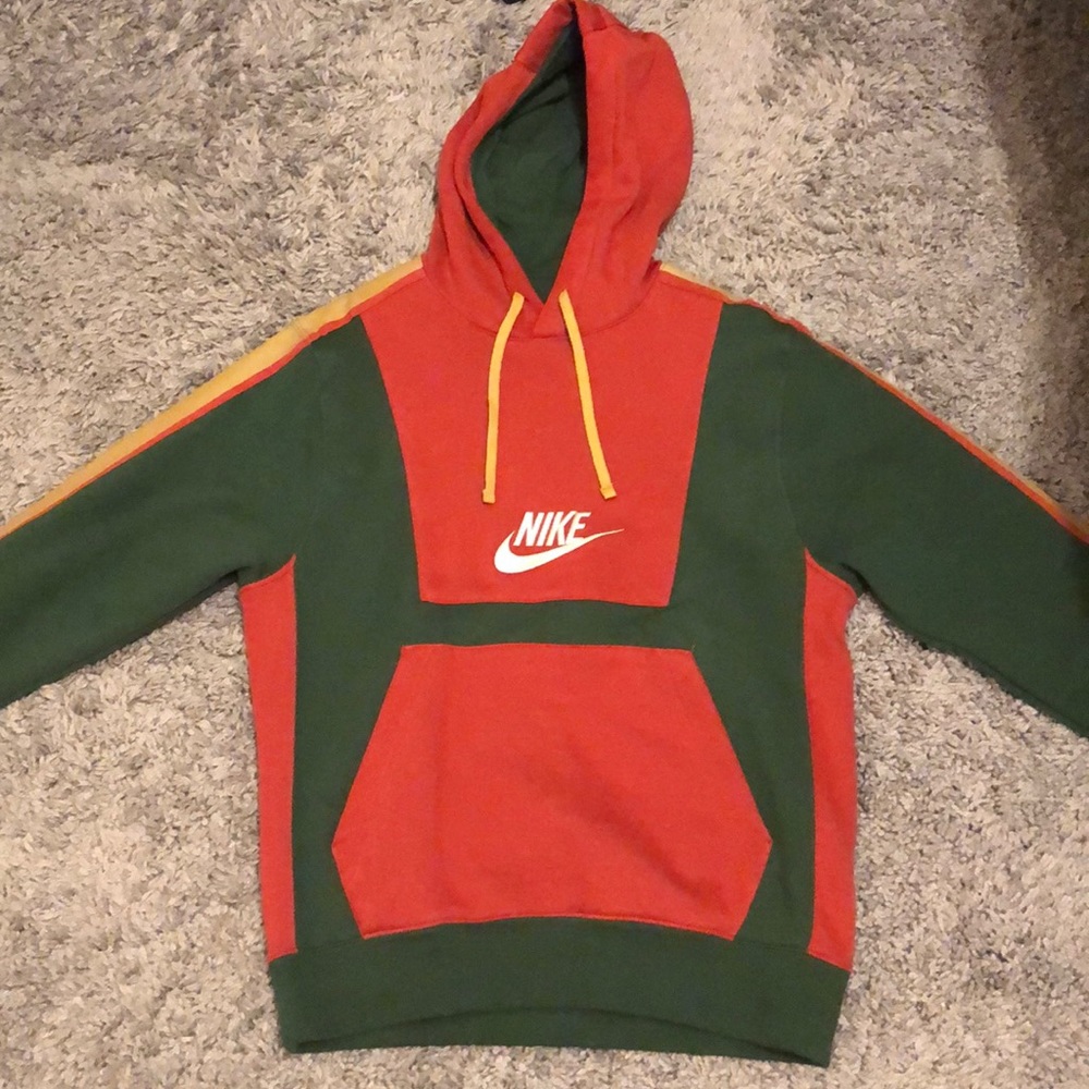 Nike Sportswear Club Fleece Hoodie (Small)